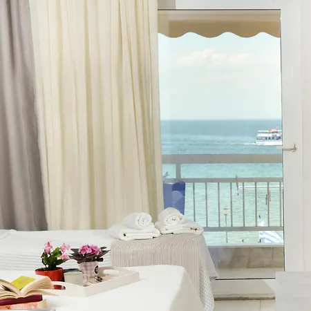 Vento Di Mare Apartment *